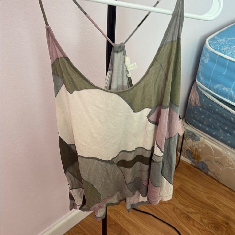 Multicolor tank